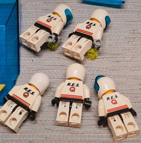 Lego System RES-Q Bundle Job Lot Minifigs Hovercraft Helicopter Vehicles Spares - Picture 4 of 13