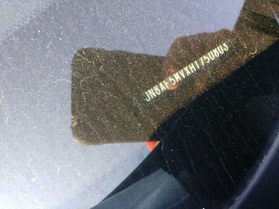 Used Upper Grille fits: 2017 Nissan Juke bumper mounted upper S Upper Grade A Foto 2 de 4