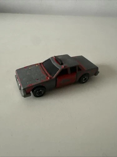 Hot Wheels Diecast Toy Car Fire Department Damaged door Vintage Mattel 1983