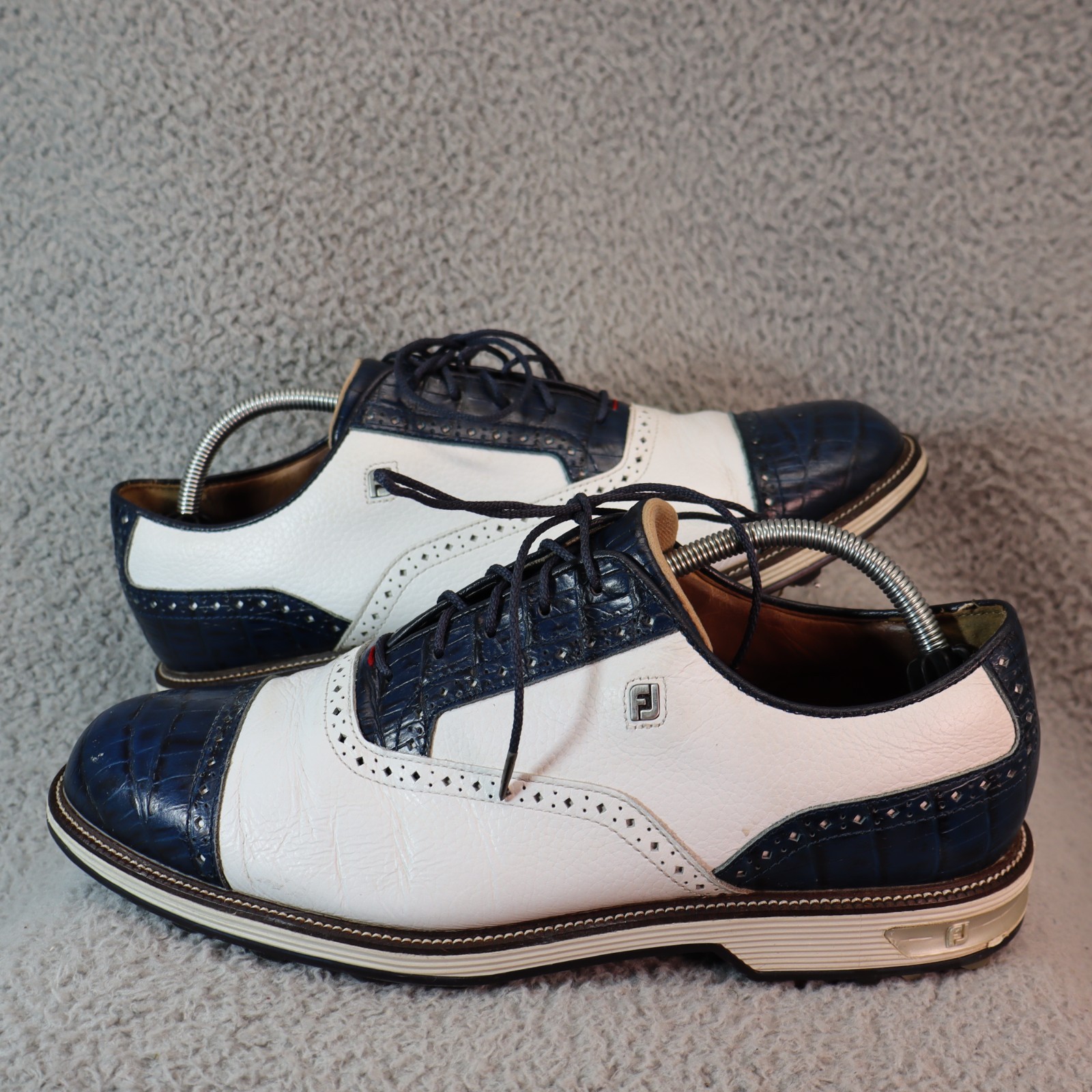 - 11.5 White/navy 53904