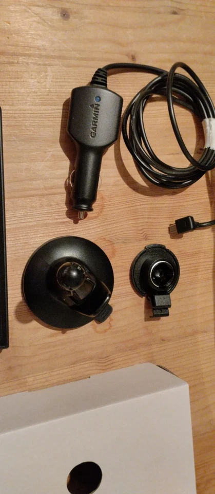 Garmin NÜVI 2699 LMT-D in OVP , wie NEU - Bild 4 von 4