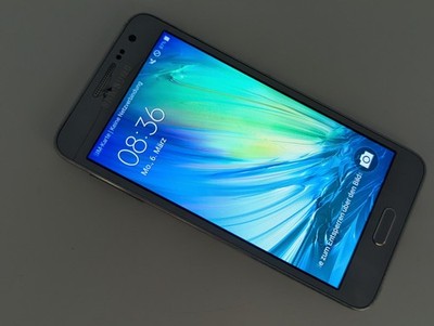 Samsung Galaxy A3 16GB Silber Android Smartphone A300FU Glasbrüche