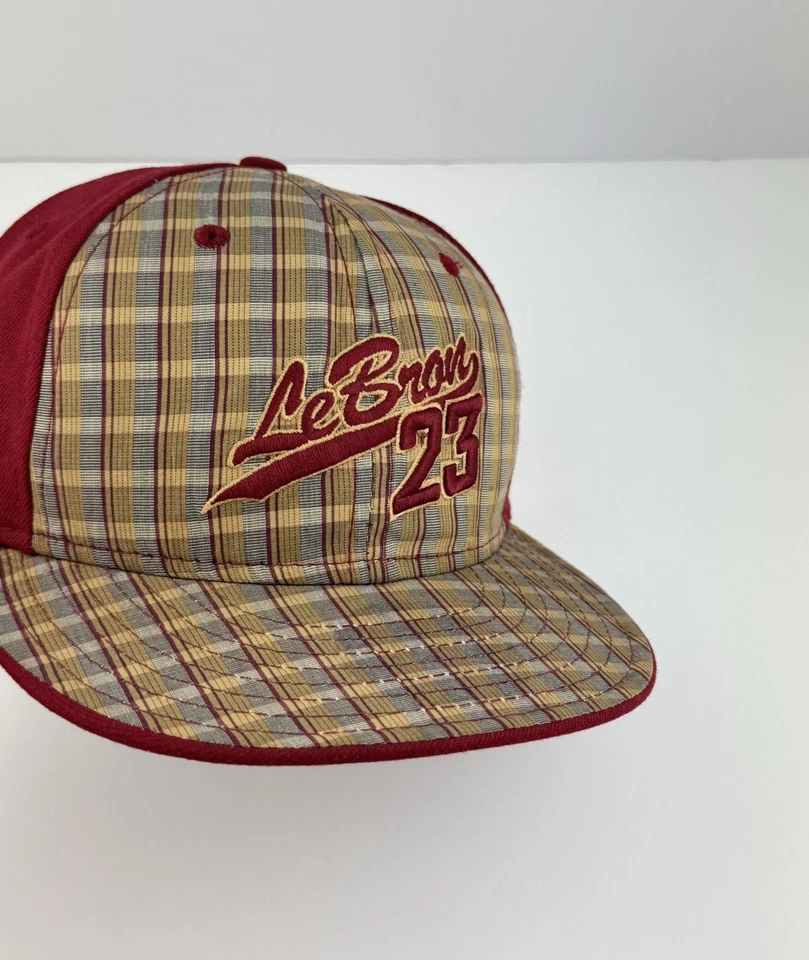De colección LEBRON JAMES Cleveland Cavs Cavaliers NBA New Era Sombrero Ajustado 7 1/4 ¡RARO! Foto 3 de 4