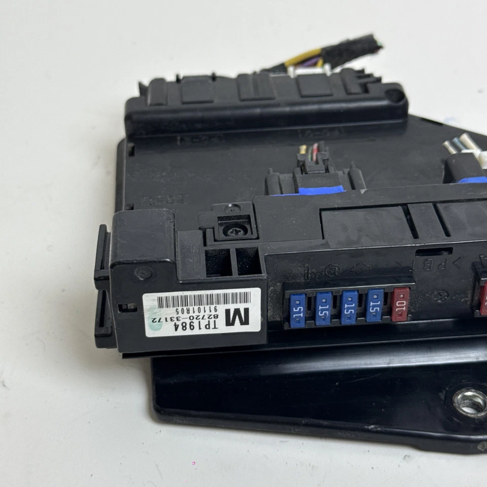 Lexus Es350 2011 bloque de conexiones caja de fusibles 82720-33172 OEM Foto 4 de 4