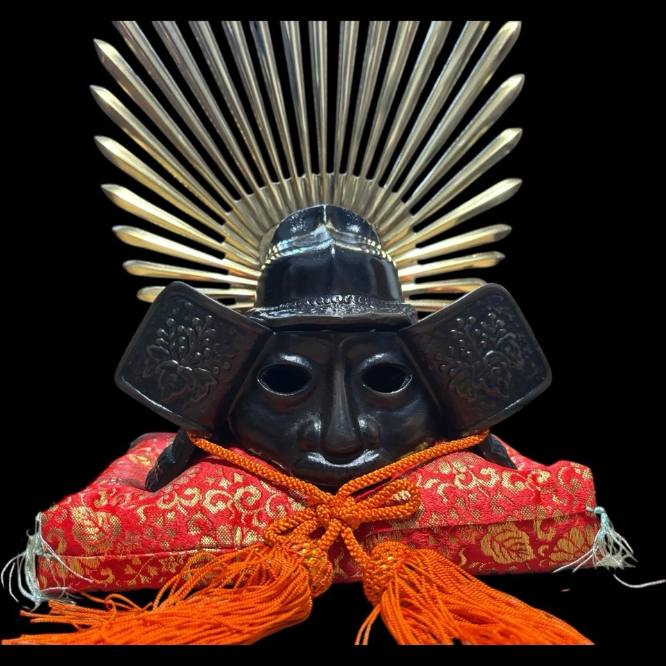 Antiguo casco samurai japonés Hideyoshi Kabuto armadura de dragón Yoroi de colección Foto 2 de 4