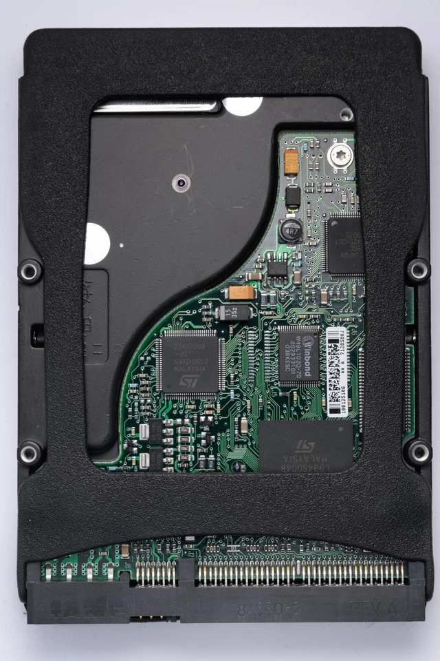 Seagate U Series 5 20GB IDE Desktop Hard Drive Model ST320413A P/N 9R4003-504 - Image 2 of 2