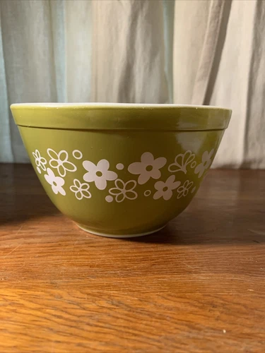 VTG PYREX Spring Blossom Green Crazy Daisy 1.5 Pint Nesting Mixing Bowl 401 USA