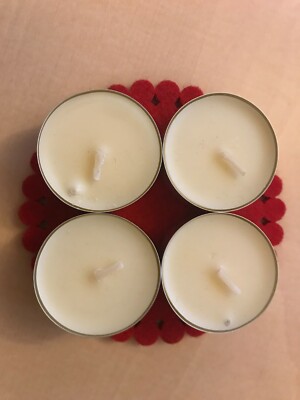 4 Vanille Duft Teelichter Kerze Nachtweiß 8 Stunden Brenndauer mit rotem Untersetzer