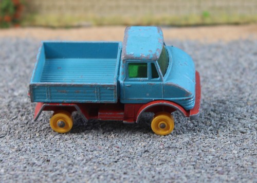 Matchbox Lesney 49B Blue Unimog Fair missing tires FNQHotwheels U2892 - Picture 2 of 8