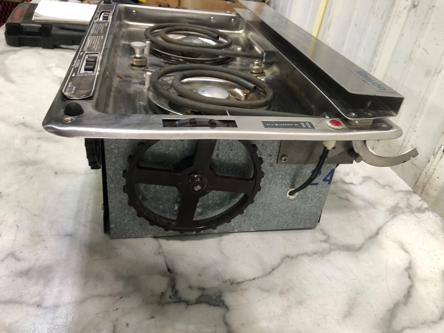 Chaparral 300 Signature 30 Boat Marine RV Kenyon 406 electric and