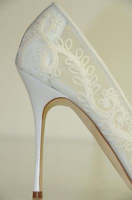 $1395 New MANOLO BLAHNIK INDIAN White Lace Embroidery BB SHOES Wedding 39 39.5