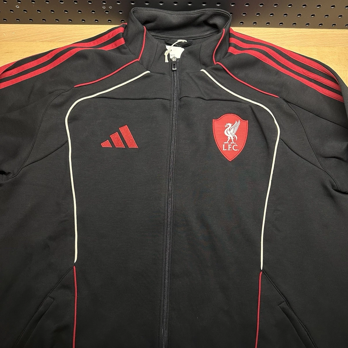 Preços baixos em Liverpool jaquetas Pretas Clube Internacional de