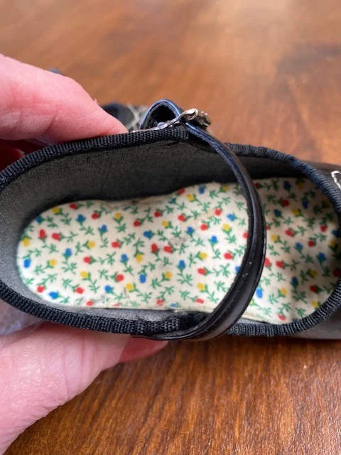 Zapatos de Colección Sears Roebuck Infantil Niña Talla 4 Una Correa Suela Suave Blanco y Negro Foto 3 de 4