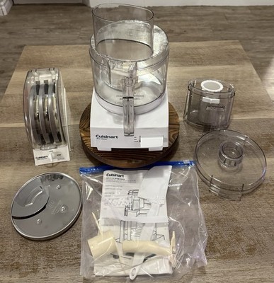 Cuisinart ~ Pro Classic 7 Cup Food Processor ~ DLC-10S ~ Complete W/ Accessories
