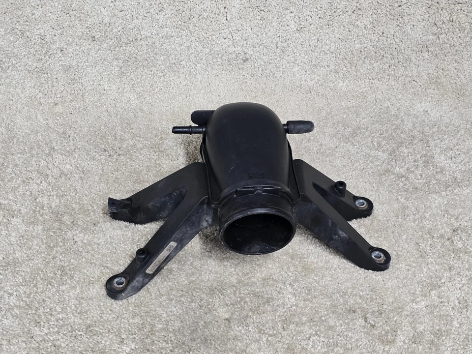 2007 Lincoln Navigator/Ford Expedition 5.4 Upper Air Intake Plenum OEM  - Image 4 of 4
