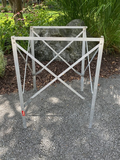 collapsible cooler with stand