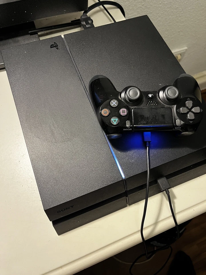 Sony PlayStation 4, Foto 3 von 3