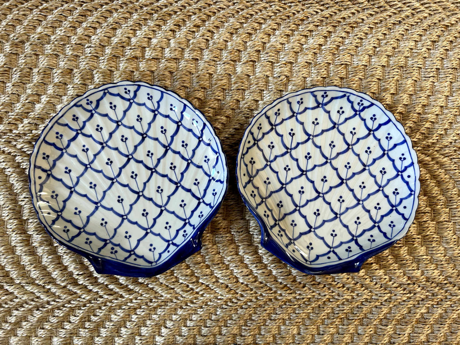 Pair of Blue White Fishnet Scalloped Appetizer Plates Nautical VTG Thailand