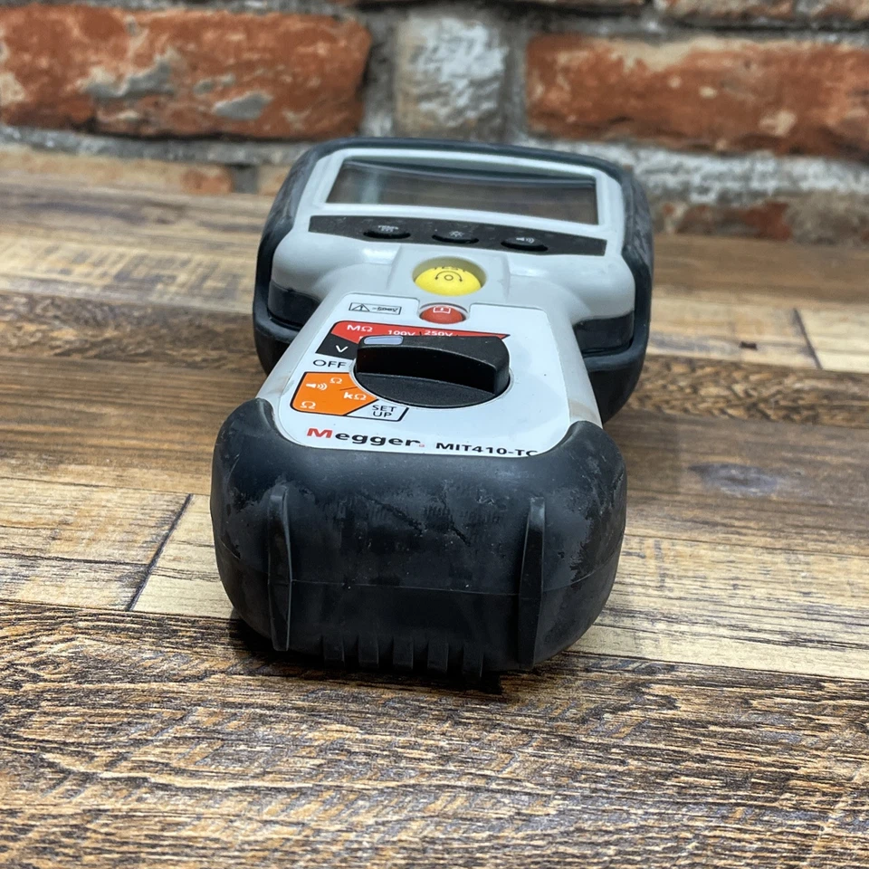 Megohmímetro a batería Megger MIT410-TC con estuche herramienta Foto 4 de 4