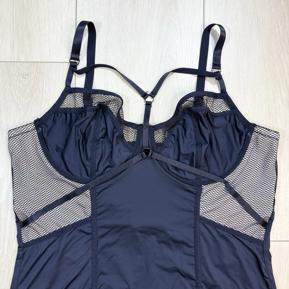 Torrid 黑色网眼透明内衣 Slip Chemise 尺寸 3 蕾丝绑带娃娃 — 第 2/4 张图片