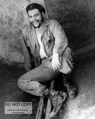 CHE GUEVARA ARGENTINE REVOLUTIONARY - 8X10 PHOTO (DD890)