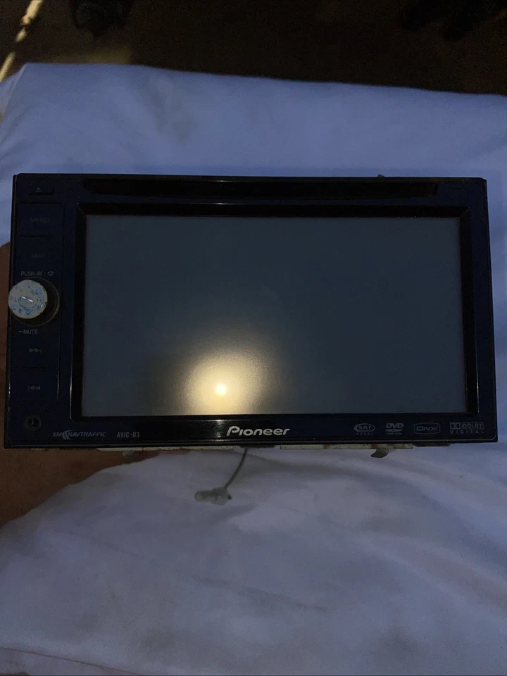Pioneer AVIC-D3 AM/FM/DVD/CD/MP3 Player, GPS navigation & More - READ Details - Image 3 of 4