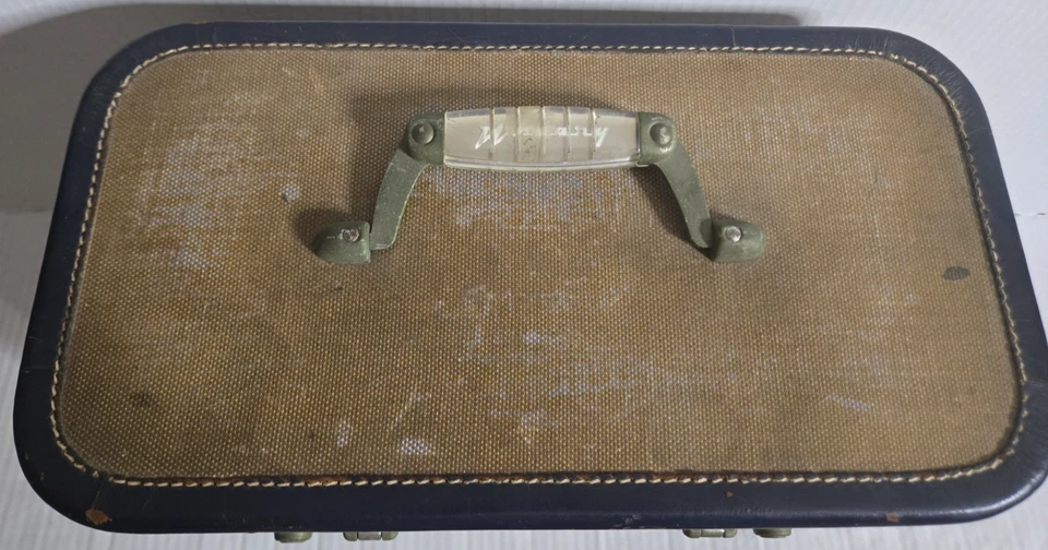 Vintage 1940s/50s WHEARY Luggage Train Case Vanity Cosmetic Suitcase With Mirror - Image 3 of 4