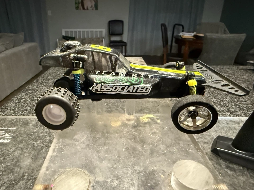 Team Associated RC28 Rc10 1/28 Mini !! Micro !! - Image 3 of 4