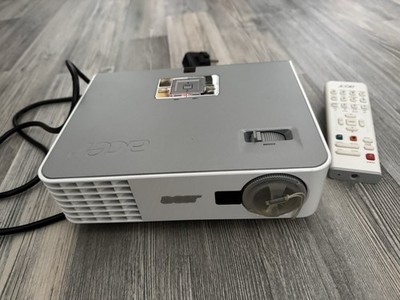 Top Zustand Acer P3251 DLP Projektor Lampe kleiner 400 Stunden gelaufen