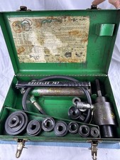 Greenlee 767 Hand Pump & Ram Hydraulic Knockout Driver With Conduit Punches