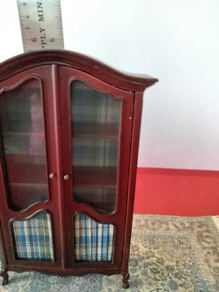 Armario de almacenamiento francés para casa de muñecas Bespaq Foto 2 de 4