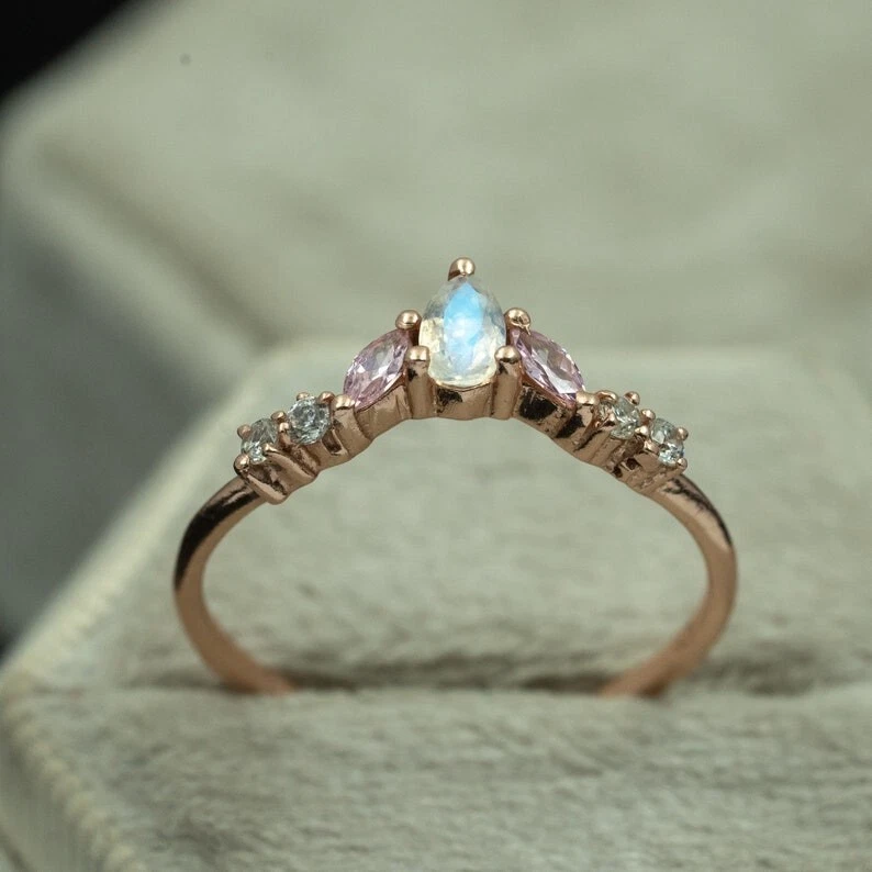 Anillo de compromiso minimalista corte pera piedra lunar chapado en oro rosa de 14 quilates plata Foto 2 de 4