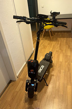 RCB E-Scooter 500 W 10 Zoll mit Federung, Display, klappbar, 55,2 V, schwarz