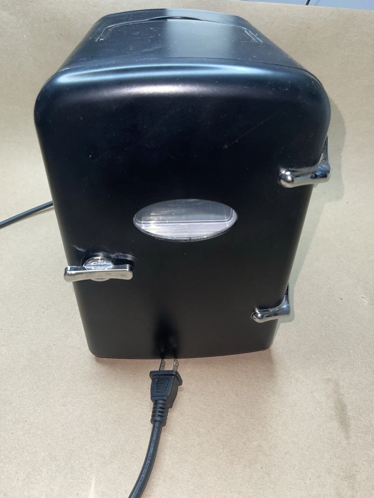 Portable Retro 6-can 4L Mini Fridge/Mini Warmer Hot or Cold, Skin Care, Beverage