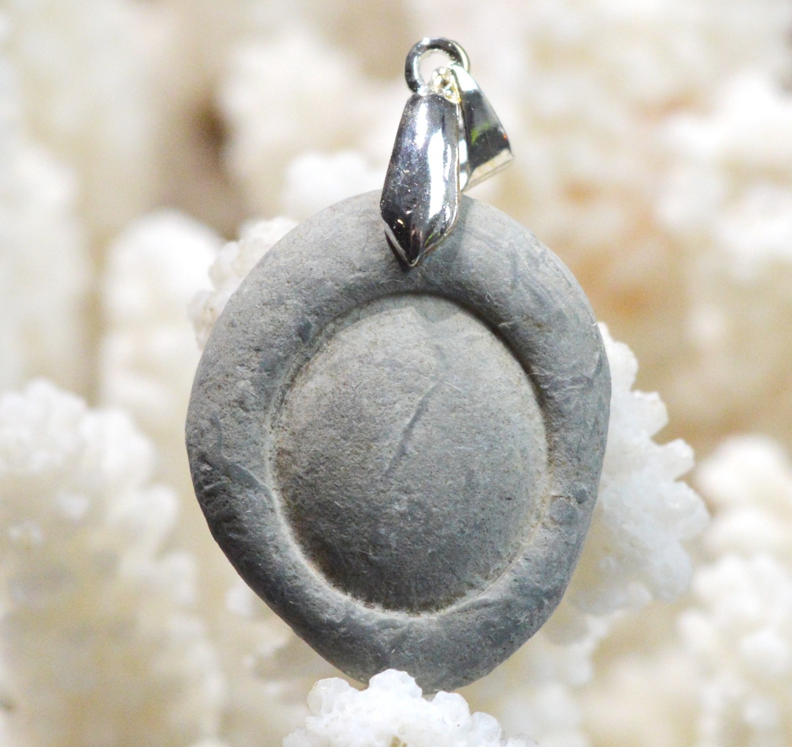 Pendentif pierre des fées 35 carats, un cadeau de protection unique du Canada
