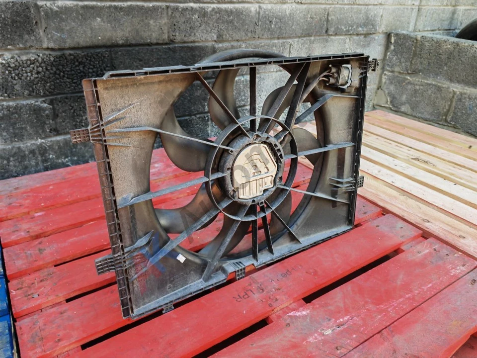 Mercedes E Class W213 S213 2016-2023 Engine Radiator Cooling Fan A0999061000 - Image 2 of 4