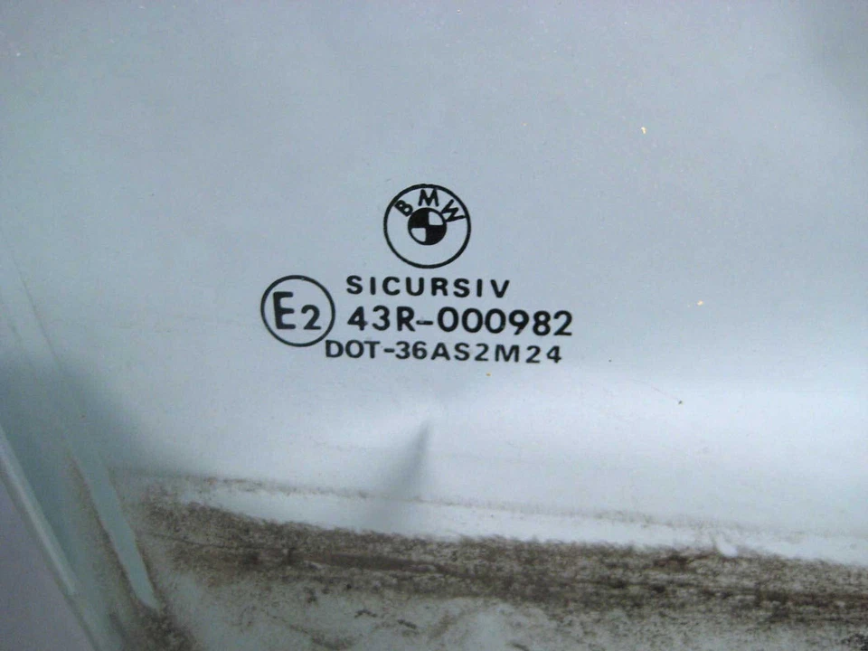 Vidrio ventana puerta pasajero delantero derecho BMW E39 serie 5 OEM 1997-2003 sedán Foto 2 de 3