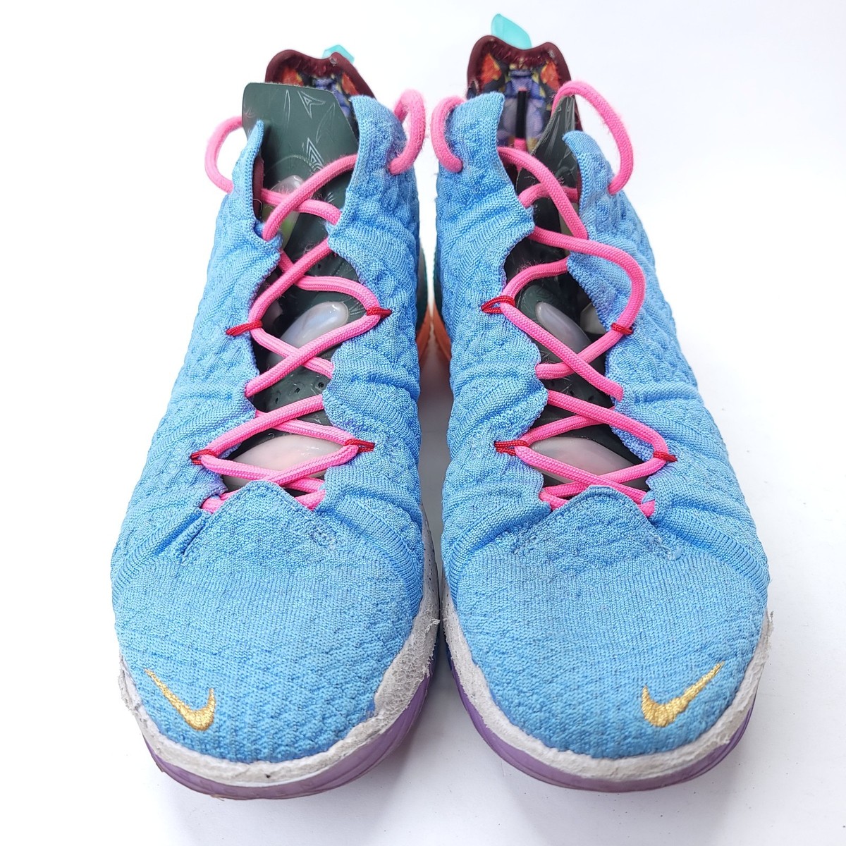 Lebron XVIII University Blue/Metallic Gold
Men\'s Size 10 Women\'s Size 11.5 Nike Lebron 18 Best of 1-9 University Blue Metallic Gold  main image 2