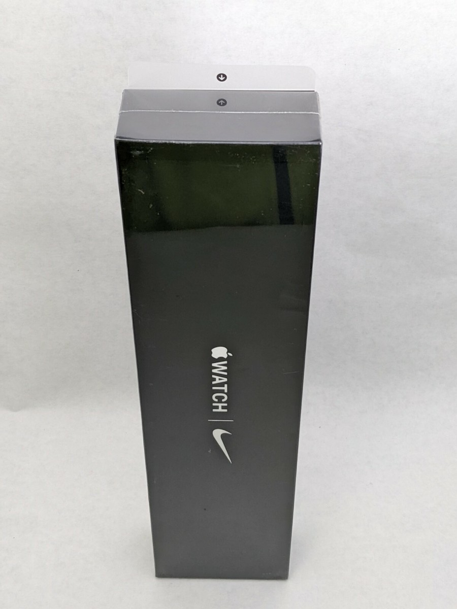 Apple Watch Nike 44mm Series 6 Space Gray Aluminum Case Apple Watch Nike 44mm Series 6 Space Gray Aluminum Case