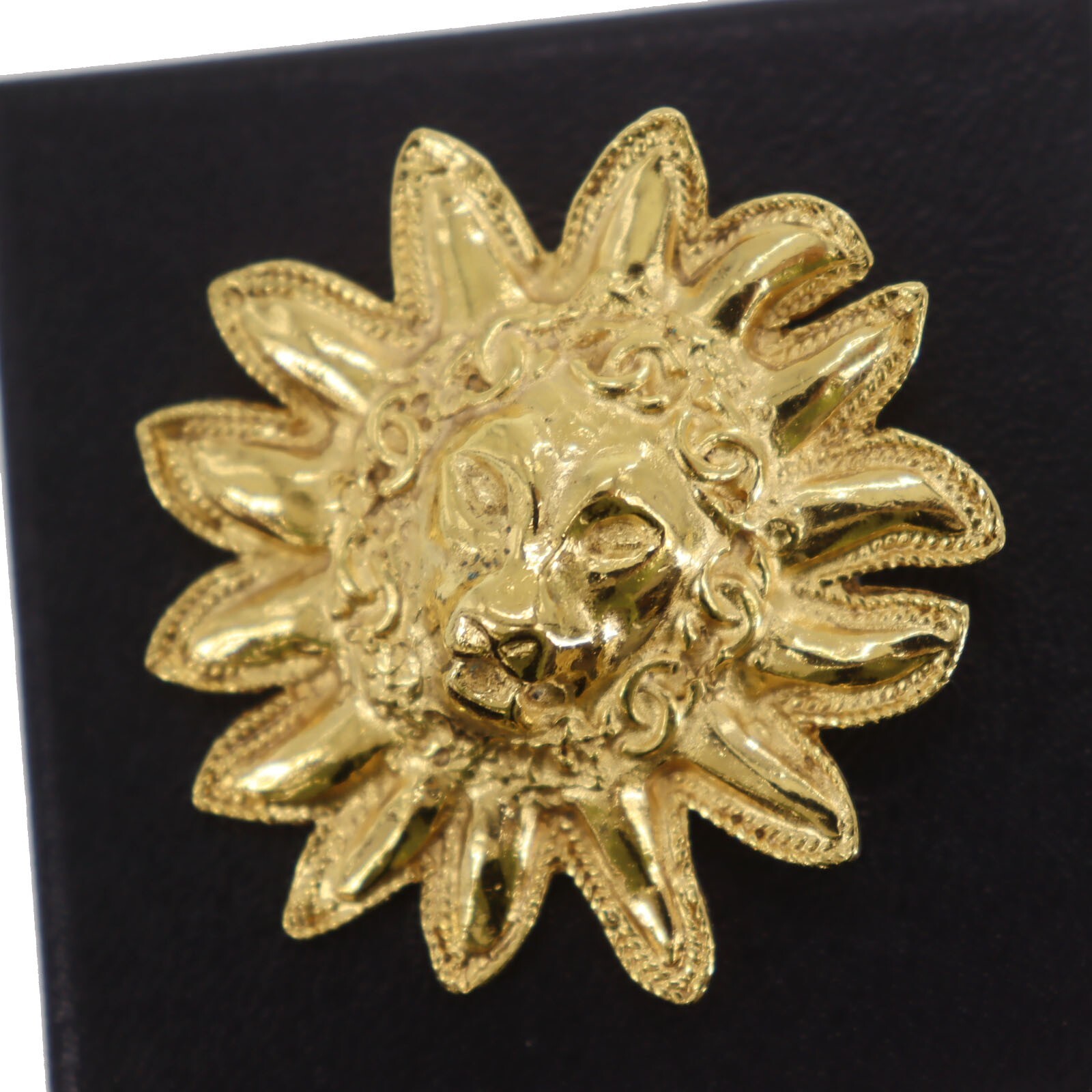 CHANEL Used Pin Brooch Lion Motif Gold Plated 1153 France Vintage #CG985 S