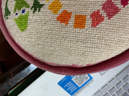 Vintage Gecko Multicolor Modern Handmade Needlepoint Round Pillow Firmly Stuffed - Picture 8 of 9