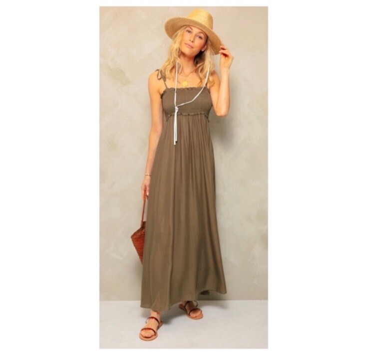tuckernuck bridesmaid dresses TUCKERNUCK- Pomander Place Shallon Tie Strap Smocked Maxi Dress Green Sundress size:Medium