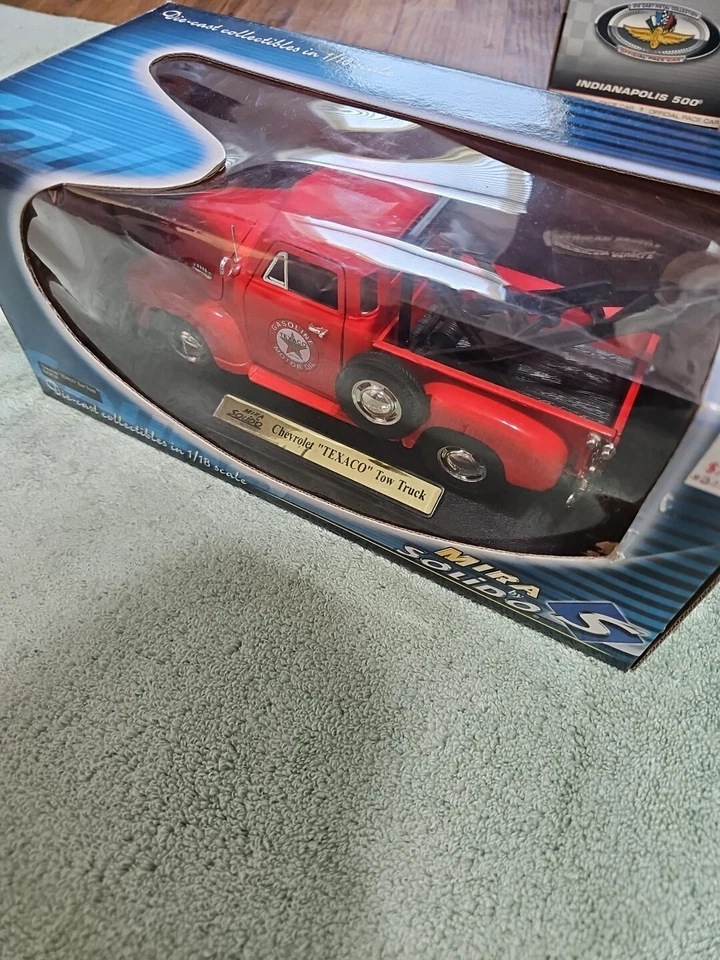 Mira by Solido 1953 Chevrolet Texaco Tow Truck 1:18 Scale - Image 3 of 4