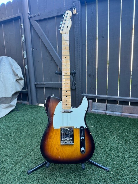 Fender American Standard Telecaster 2012 Maple Fingerboard 2-Color Sunburst