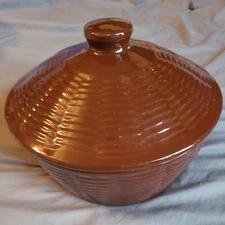 Vintage J.C. STONEWARE Covered Casserole  Ovenproof                     