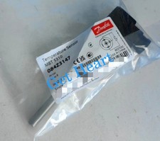 NEW DANFOSS Temperature sensor MBT5310 084Z3147 DHL or fedex or UPS