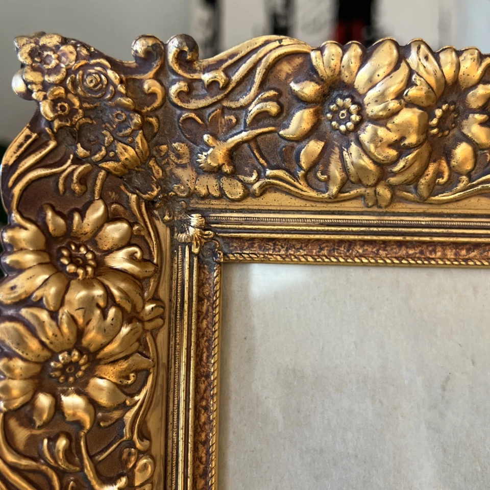 Marco de fotos de latón rococó Hollywood Regency Ormolu años 50 estilo italiano 8 x 10 Foto 2 de 4