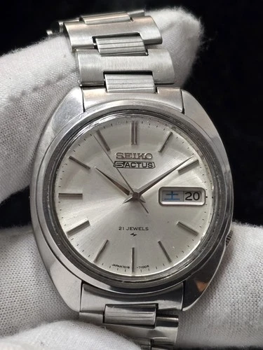 Vintage 1972 JDM SEIKO 5 Actus 21 Jewel Automatic 7019-7080 Runs/Stops Needs...