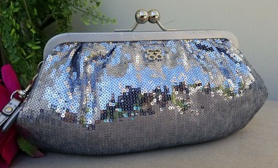 handbolsas with silver hardware