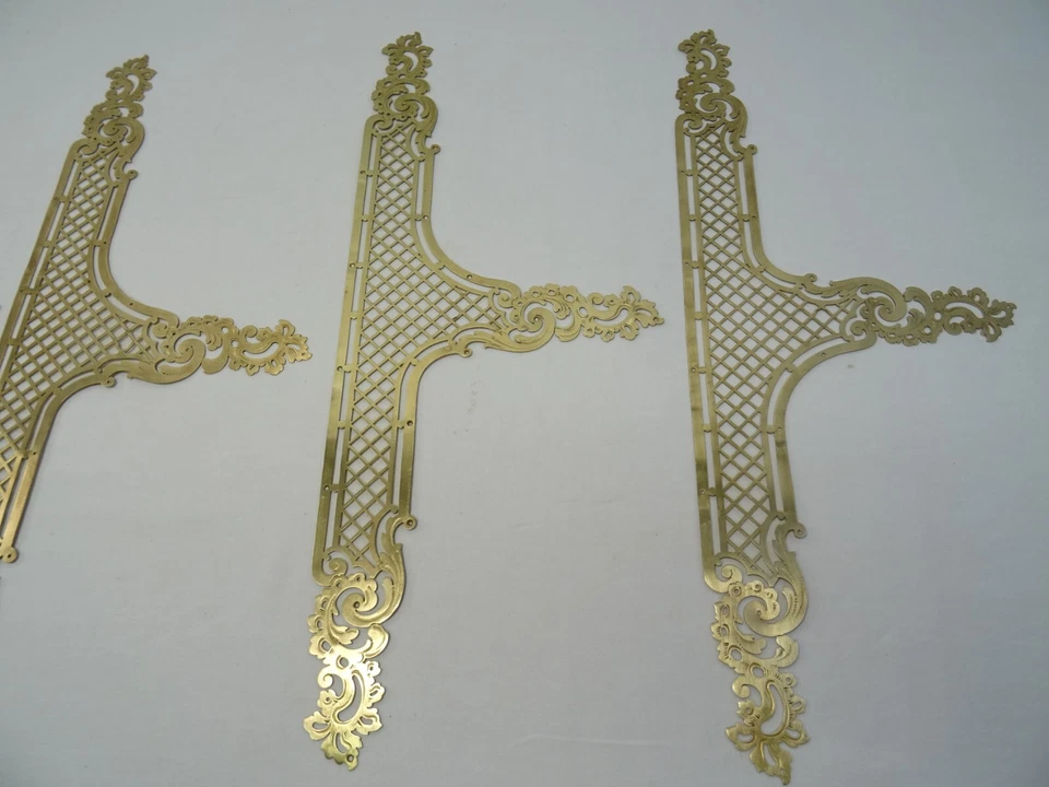 4 ANCIENNE GRANDE PLAQUE DE PROPRETE DE PORTE EN LAITON CISELE LOUIS XV XIX EME - Photo 4/4